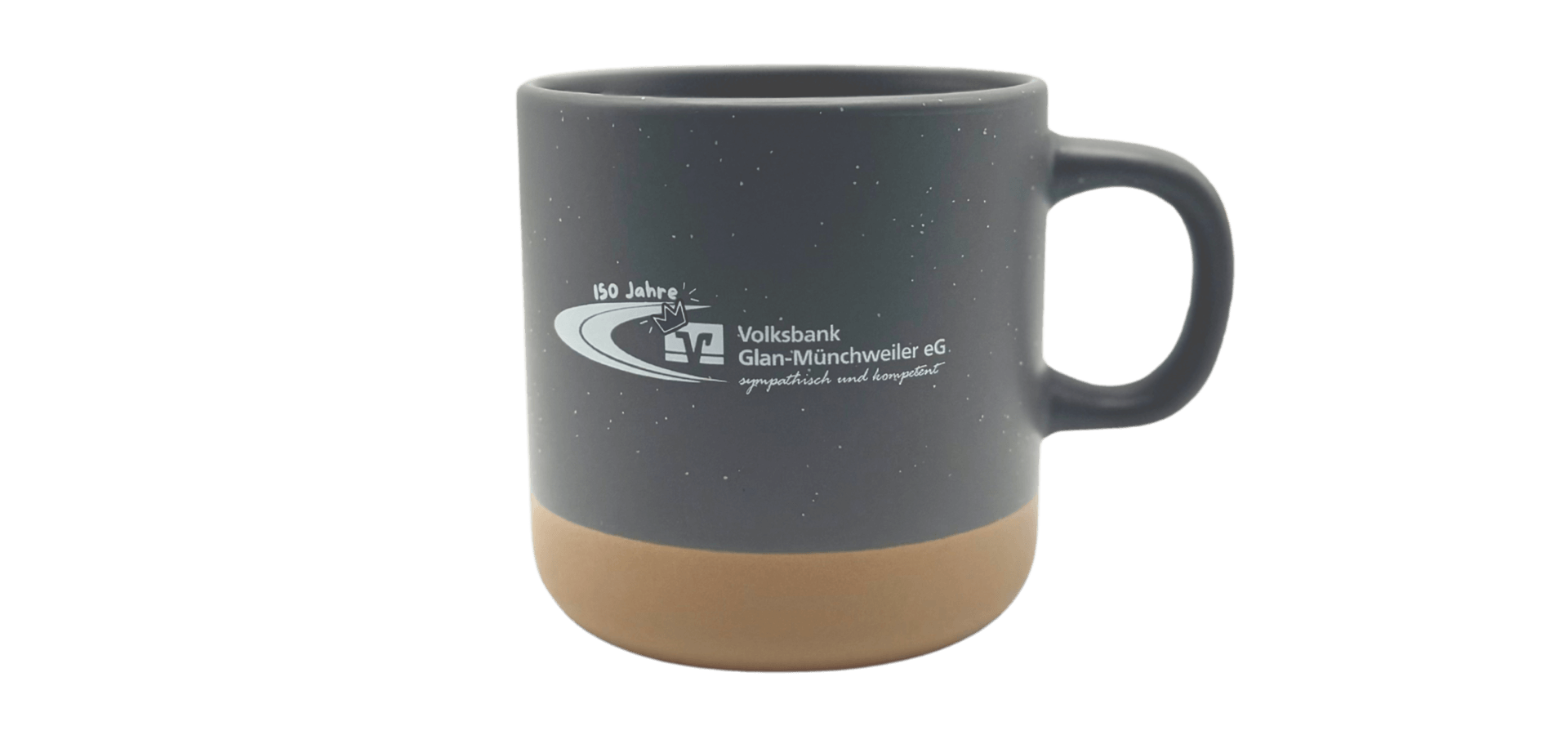 Steinguttasse mit Logo der Volksbank Glan-Münchweiler eG